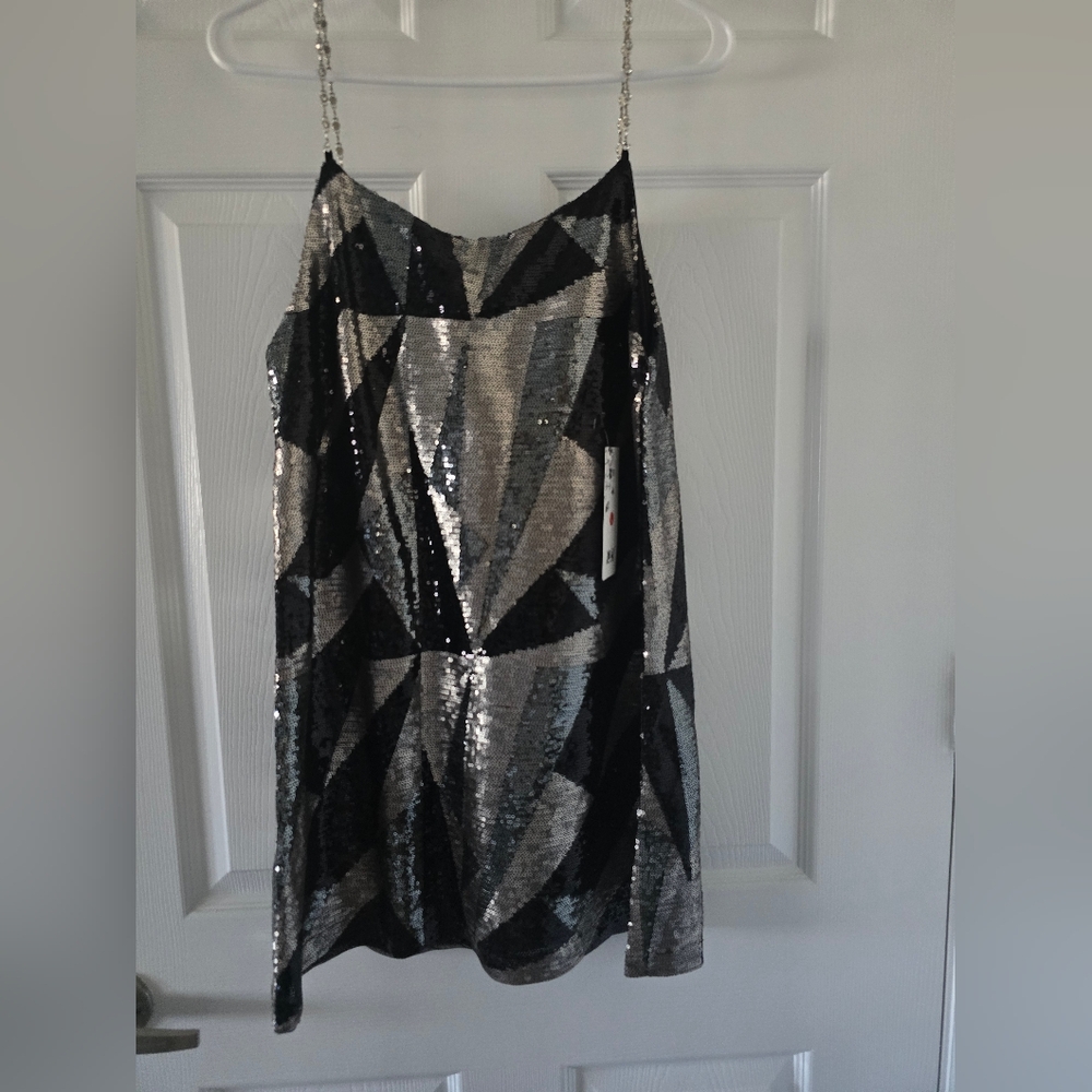 Sequin Geometric dress in black and gray size L (run small. See photos for sizes